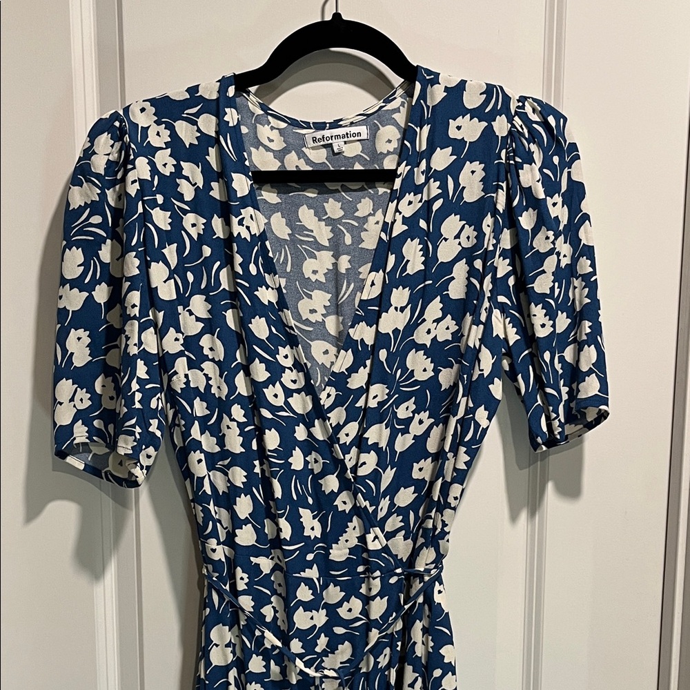 Reformation Blue and White Floral Midi Wrap Dress - Picture 4 of 4
